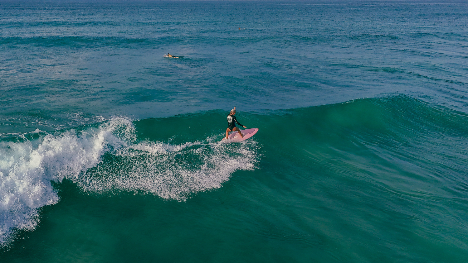 Weligama Beach Surf - Beginner-friendly waves in Sri Lanka